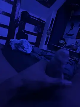 GersonGil1 online show from 12/17/25, 06:07