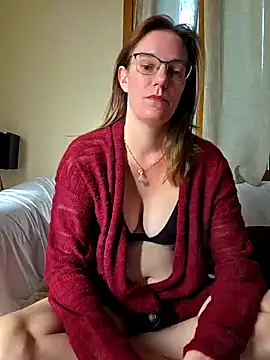 SpiceLea online show from 09/24/25, 08:10