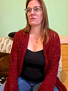 SpiceLea online show from 12/04/25, 01:43