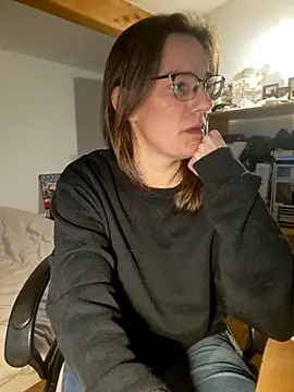 SpiceLea online show from 03/06/25, 05:22