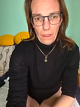 SpiceLea online show from 02/17/26, 01:30