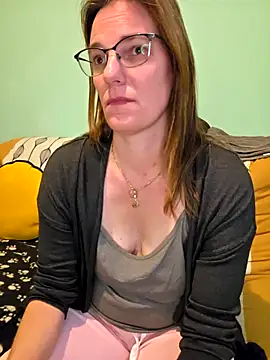 SpiceLea online show from 11/12/25, 02:32