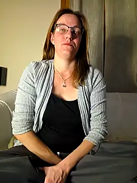 SpiceLea online show from 10/13/25, 07:37