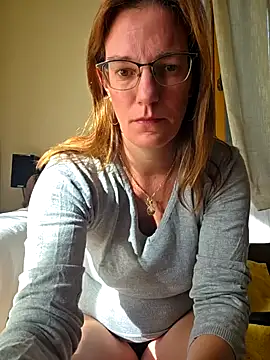 SpiceLea online show from 09/29/25, 08:21