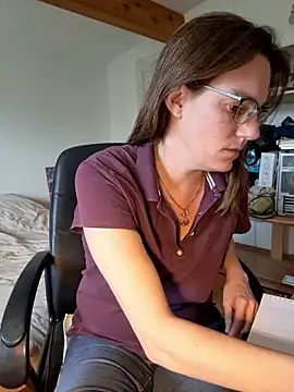 SpiceLea online show from 03/04/25, 12:44