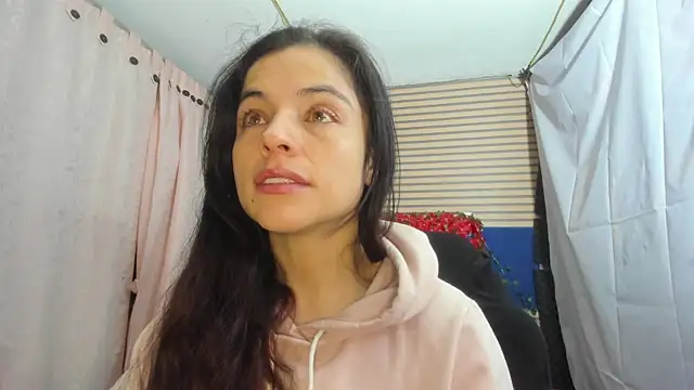 Snapshot of rosse_2504 chatting on 07/08/26, 12:39 rosse 2504 online show from 07/08/26, 12:39