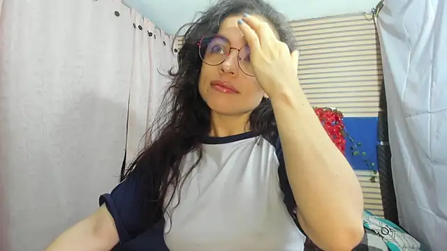 Snapshot of rosse_2504 chatting on 06/20/26, 09:14 rosse 2504 online show from 06/20/26, 09:14