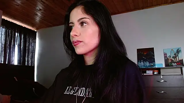 Snapshot of Ary_Pieerce chatting on 11/19/25, 08:42 Ary Pieerce online show from 11/19/25, 08:42