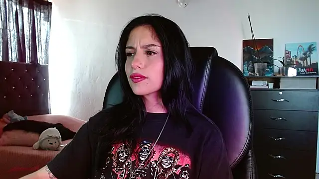 Snapshot of Ary_Pieerce chatting on 10/24/25, 09:47 Ary Pieerce online show from 10/24/25, 09:47