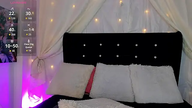 Laurablue online show from 11/18/25, 08:12