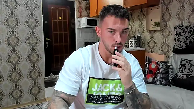 Jonmusclemaster online show from 10/17/25, 07:37