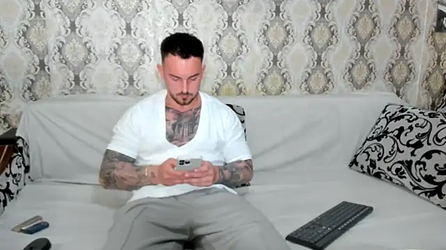 Jonmusclemaster online show from 04/15/26, 07:51