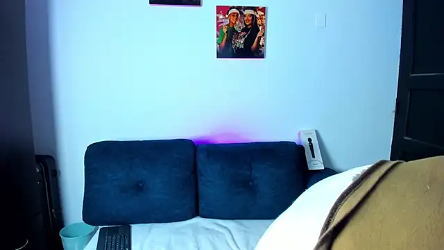 AndreaAndKarina online show from 09/29/25, 08:58