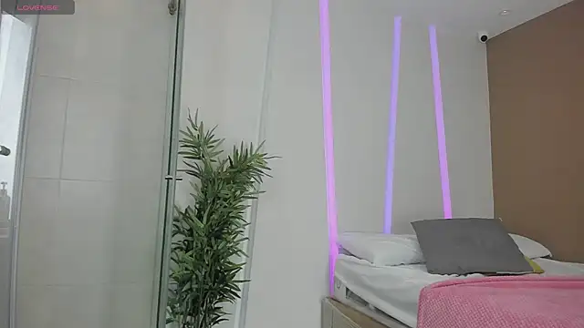 Snapshot of Angelbae- chatting on 01/29/25, 01:17 Angelbae- online show from 01/29/25, 01:17