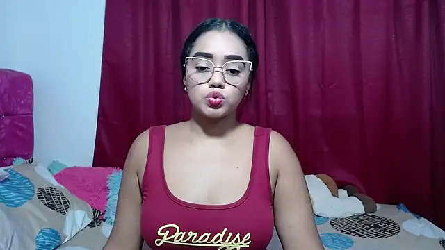 Snapshot of kiara_milf_ chatting on 04/01/26, 10:07 kiara milf online show from 04/01/26, 10:07