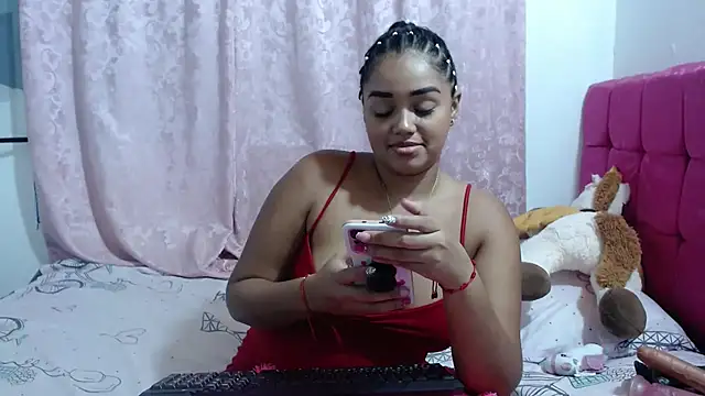 Snapshot of kiara_milf_ chatting on 03/07/25, 01:20 kiara milf online show from 03/07/25, 01:20