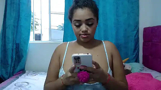 Snapshot of kiara_milf_ chatting on 01/03/25, 09:26 kiara milf online show from 01/03/25, 09:26