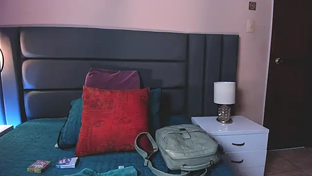 AlissaNix online show from 11/12/25, 01:21