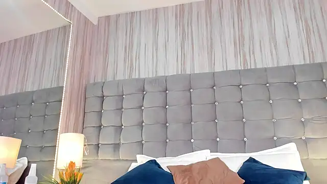 Poacahontasfg online show from 11/18/25, 04:05