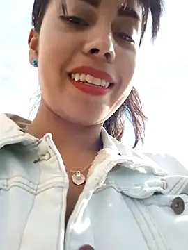 Snapshot of _andrea30 chatting on 03/21/25, 12:39 andrea30 online show from 03/21/25, 12:39