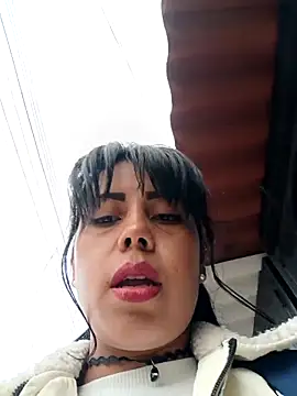 Snapshot of _andrea30 chatting on 04/22/26, 12:01 andrea30 online show from 04/22/26, 12:01