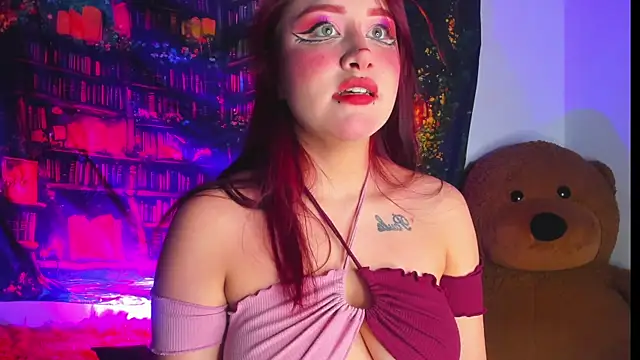 LailaCatt online show from 12/14/25, 08:42