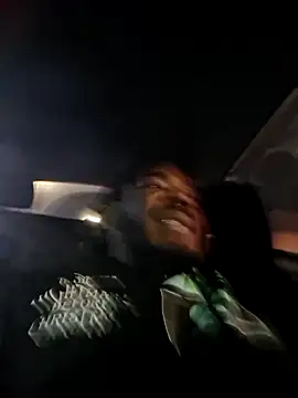 MRHANDSOME3800 online show from 10/28/25, 04:02