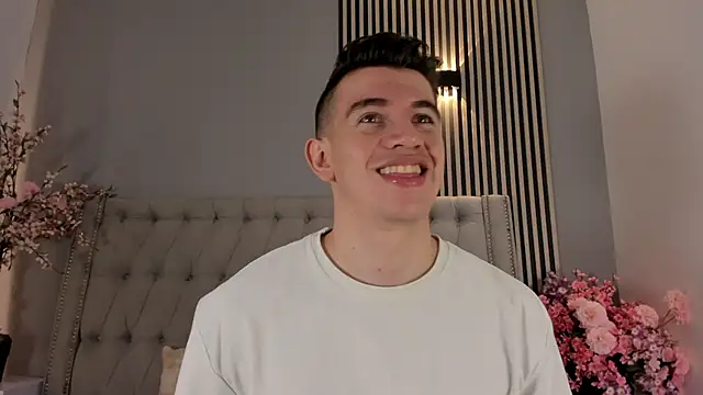 MikaelSlow online show from 12/01/25, 07:48