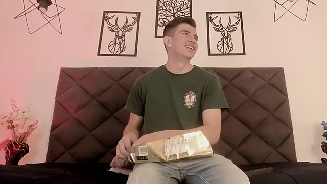 MikaelSlow online show from 03/11/25, 04:19