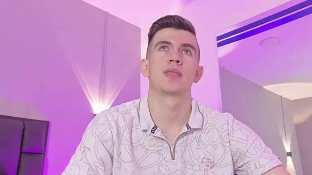 MikaelSlow online show from 04/08/26, 04:36