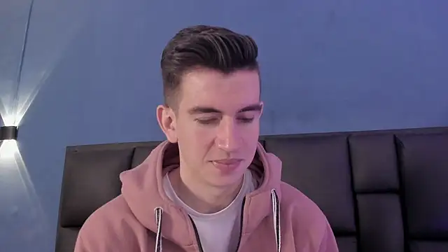 MikaelSlow online show from 10/17/25, 03:54