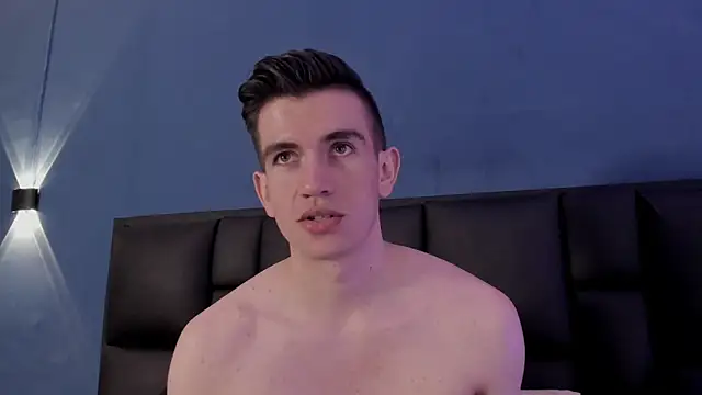 MikaelSlow online show from 10/18/25, 04:14