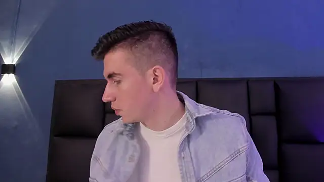 MikaelSlow online show from 11/20/25, 03:51