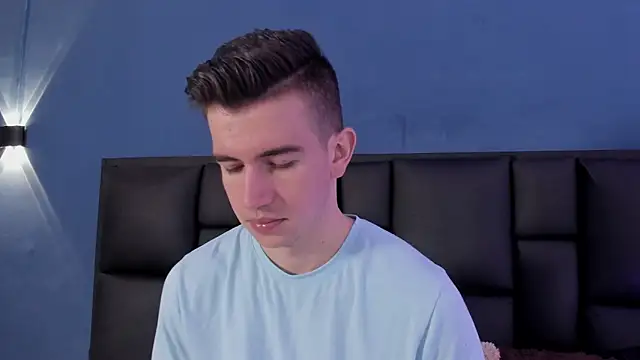 MikaelSlow online show from 10/16/25, 03:59