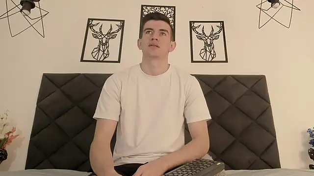 MikaelSlow online show from 03/12/25, 07:13