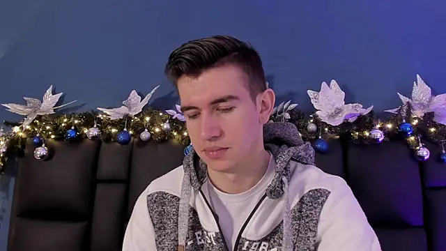 MikaelSlow online show from 11/28/25, 04:01