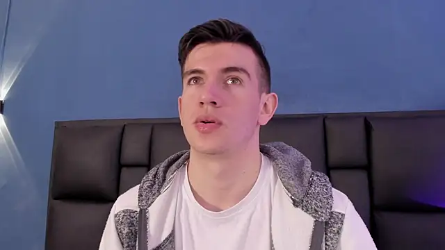 MikaelSlow online show from 11/13/25, 04:27