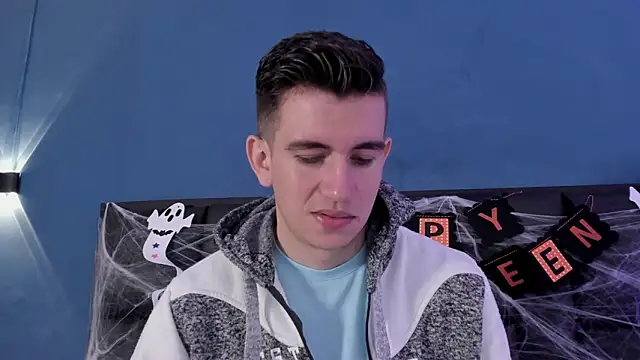 MikaelSlow online show from 10/23/25, 04:11