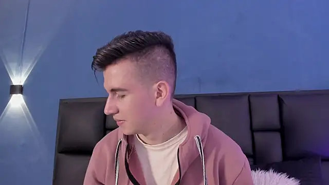 MikaelSlow online show from 10/03/25, 03:52