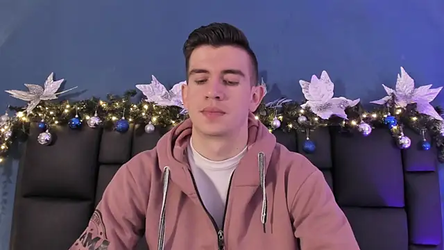 MikaelSlow online show from 12/18/25, 04:06