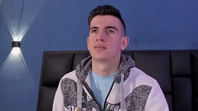 MikaelSlow online show from 11/07/25, 04:06