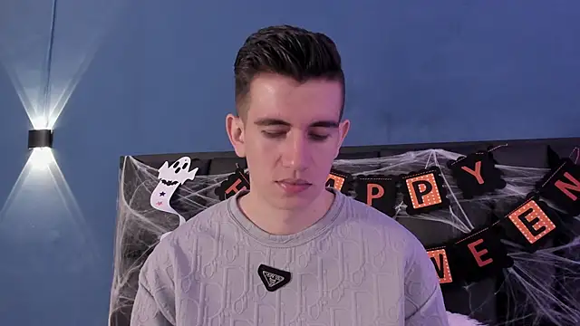 MikaelSlow online show from 10/24/25, 03:49