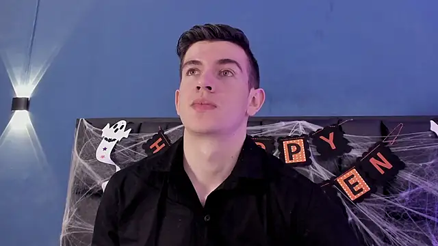 MikaelSlow online show from 11/01/25, 04:19