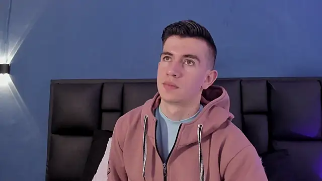 MikaelSlow online show from 10/02/25, 04:16