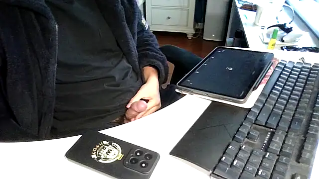 big-pig online show from 11/23/25, 08:02