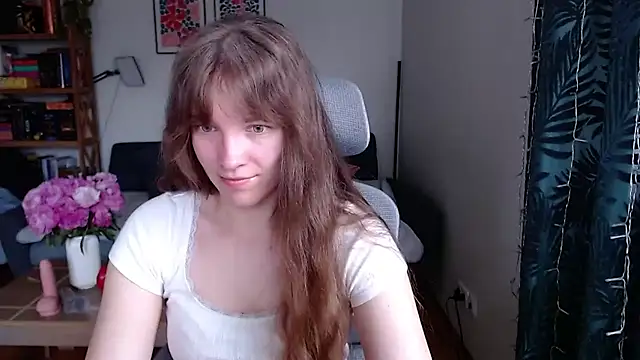 Snapshot of kenzie_x chatting on 07/01/26, 04:35 kenzie x online show from 07/01/26, 04:35