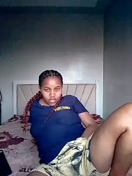 Snapshot of SquirtQueen222 chatting on 12/31/24, 03:31 SquirtQueen222 online show from 12/31/24, 03:31