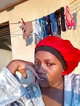 Snapshot of SquirtQueen222 chatting on 01/02/25, 03:48 SquirtQueen222 online show from 01/02/25, 03:48