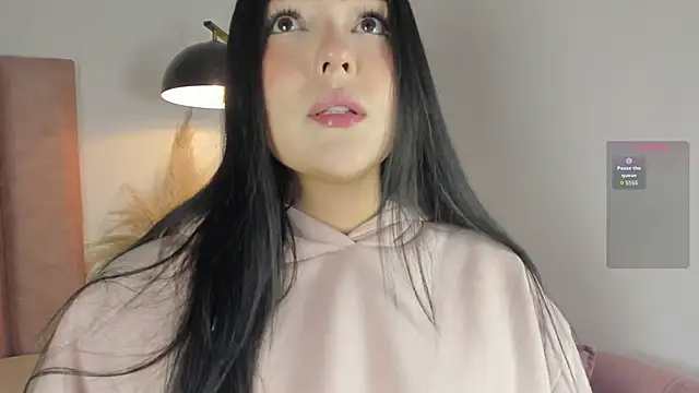 im alejandra  online show from 04/18/26, 04:15