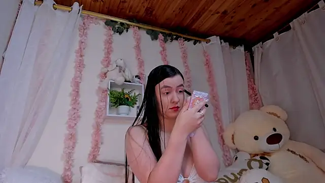 Idara and Edahi01 online show from 10/30/25, 01:09